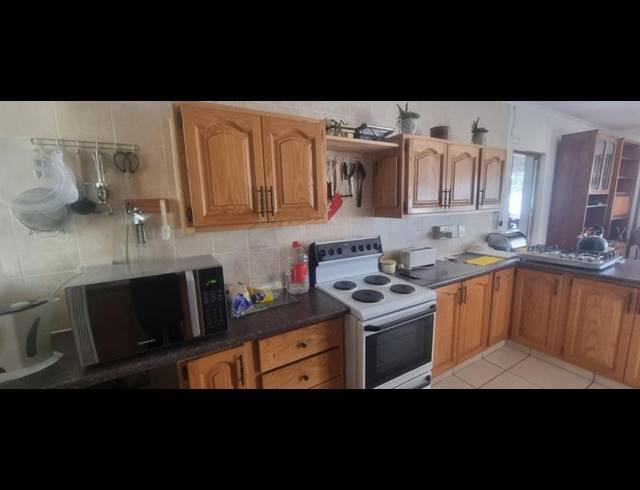 3 BEDROOM TOWNHOUSE FOR SALE IN DIE HOEWES